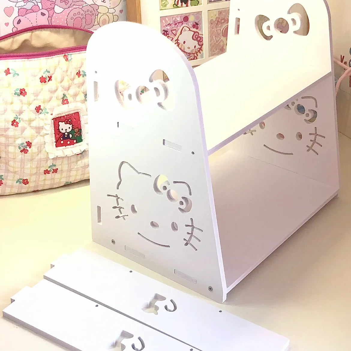 Estantería Kawaii de Hello Kitty y Cinamoroll